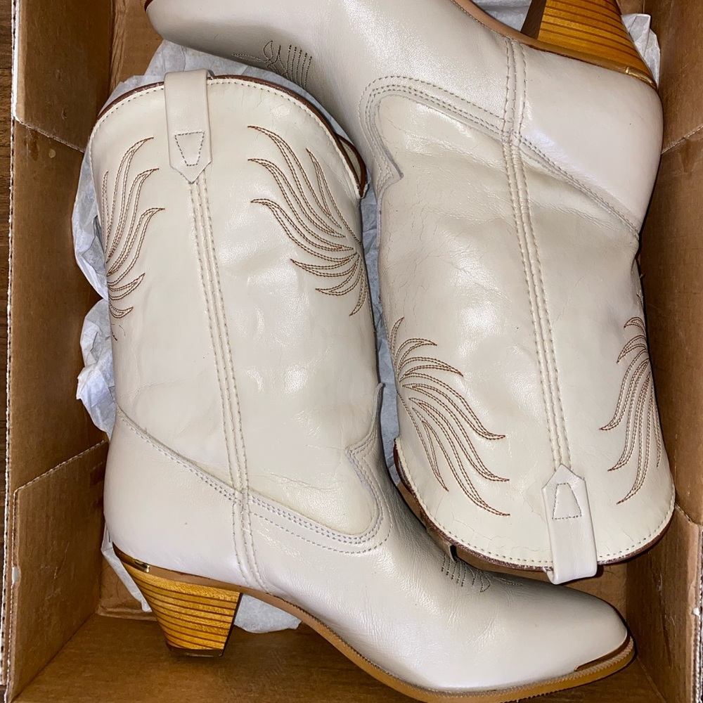 Vintage Dingo Women’s Tan Western Boots | Size 8.5